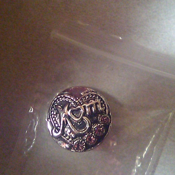 NWOT/SNAP BRACELET W/H 2 SNAPS - Picture 5 of 12